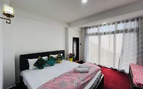 Shalom Inn Home Stay